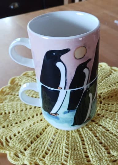Arabia Tassen mit Pinguinmotiv als Paar