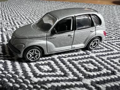 metallisk sølv Chrysler PT Cruiser 1:64 vintage modell