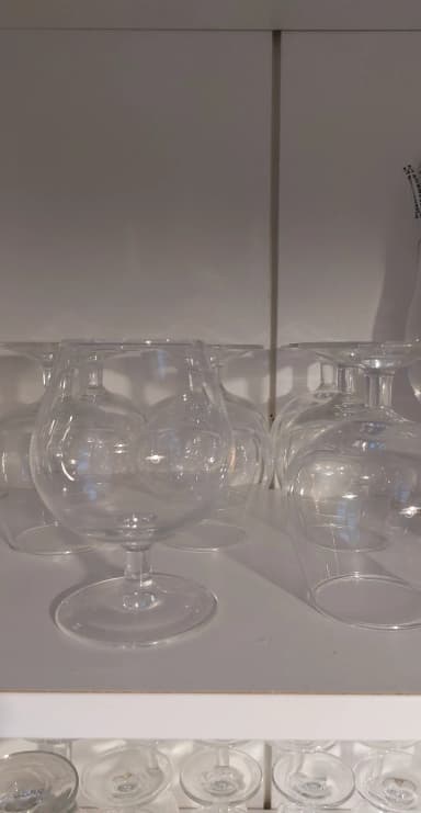 Set med åtta brandyglas i gott skick