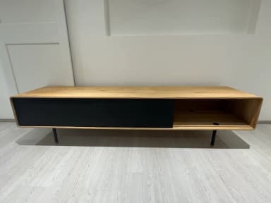 Soporte de TV Gazzda, 200 cm, elegante y poco usado