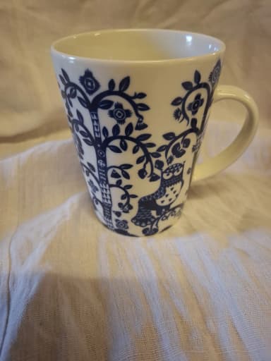 Iittala Taika blau-weiße Tasse mit Henkel