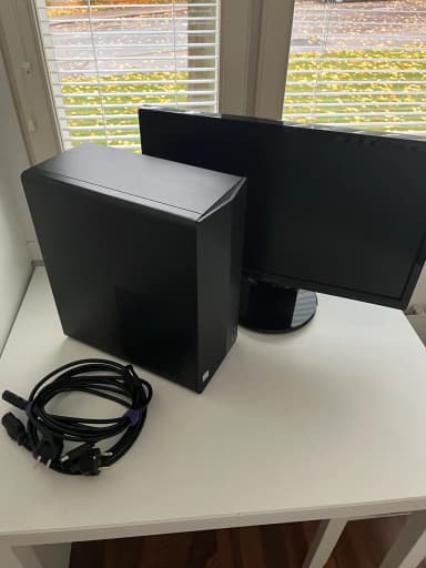 Gaming-PC mit RTX 2060 Super, i5-9400F, 16 GB RAM und 512 GB SSD plus Monitor
