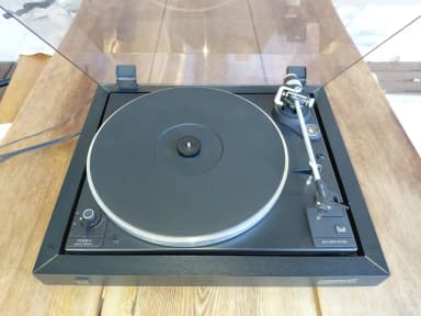 Ajaton Dual CS 505-3 vinyylisoitin puujäljitelmällä