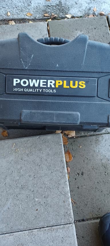 Powerplus elektrisk høvel med plastbæreveske