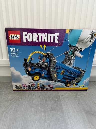 Uusi avaamaton Lego Fortnite -bussin setti 77073