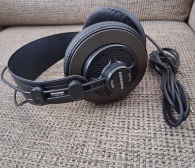 Samson SR850 Kopfhörer mit nur linkem Kanal, drei Stück