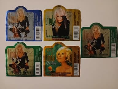 Viisi alkuperäistä Linda-siiderietikettiä 1990-luvulta hyvässä kunnossa