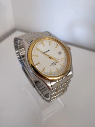Leijona zweifarbige Neo-Vintage-Herrenuhr mit Stahlarmband