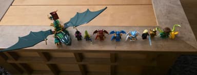 Laaja kokoelma Lego Ninjago -minihahmoja vuodelta 2011 vaihdossa