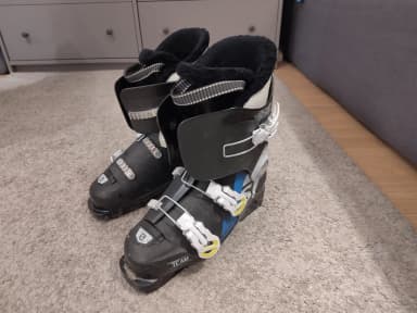Botas de esquí juveniles talla 40 con 29 cm de longitud