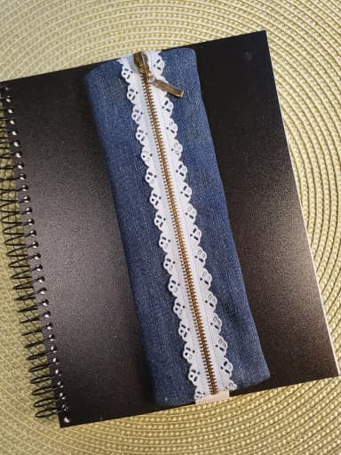 Estuche para bolígrafos de jeans reciclados para planificadores A5