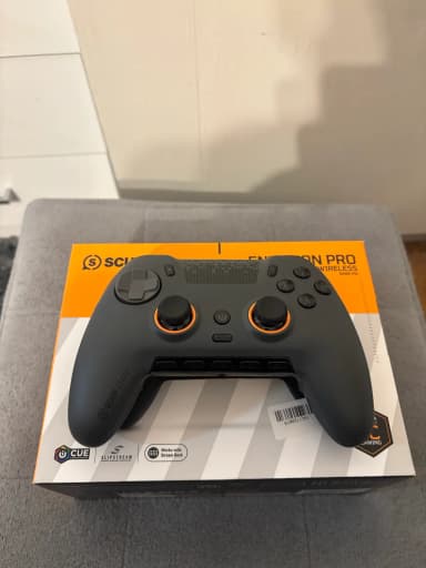 Scuf Envision Pro Controller mit originalem Zubehör in gutem Zustand