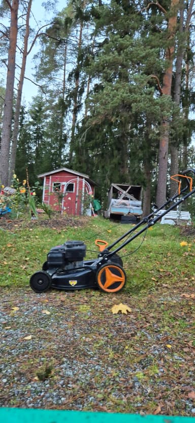 Pålitelig selvdrivende gressklipper i god stand