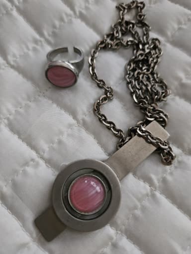 Ernst Jensen tinn halskjede og ring med rosa stein