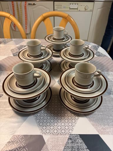 Juego de 4 tazas de café con platos Arabia Hilkka