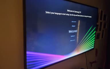 Samsung UE50KU6075U 50 Zoll Fernseher mit Wandhalterung