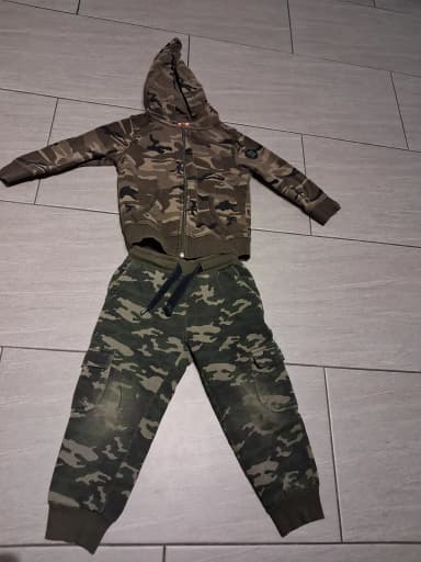 Camouflage hoodie and pants set size 100 cm