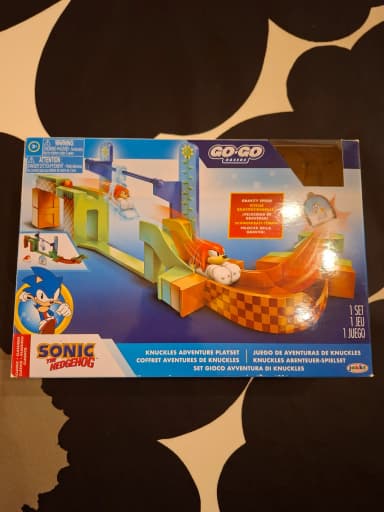 Sonic toy with race track in like-new condition