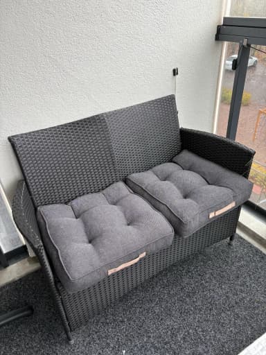 Conjunto de muebles para balcón gris oscuro con cojines