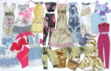 Clothing set for traditional size Barbie doll