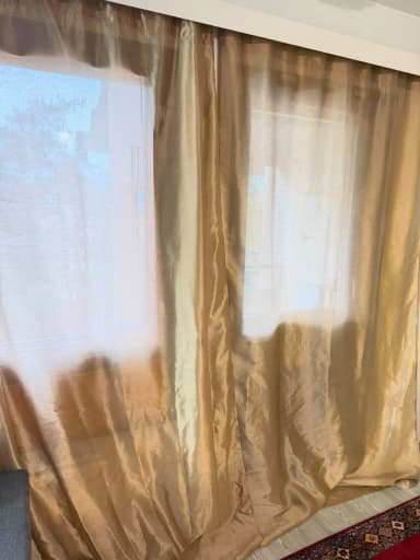 4 cortinas color dorado, 300 x 140 cm