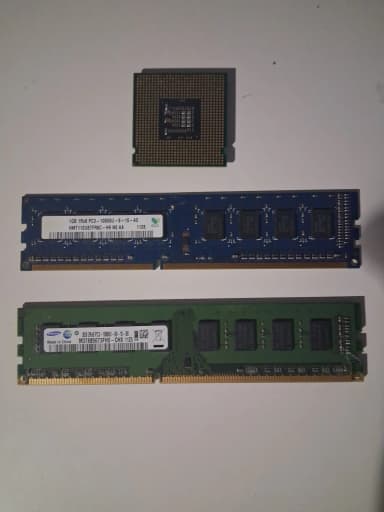 DDR-RAM-Speicher und Prozessor im Paket