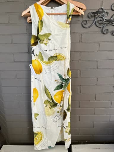 Stunning Lipsy lemon dress size 38