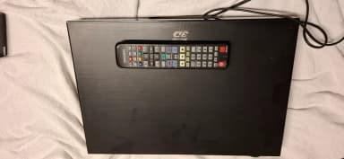 Samsung BD-D8200N 3D Blu-ray-Player mit DVB-T2 und DVB-C Tuner