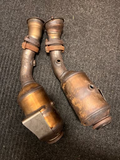 Mercedes Benz C43 AMG catalytic converters with 90,000 km usage