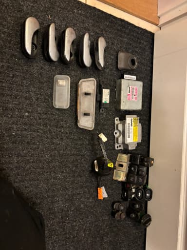 Original Saab 9-3 and 9-5 car parts available