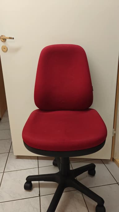 Silla de oficina Teams con ajuste de altura y inclinación en excelente estado