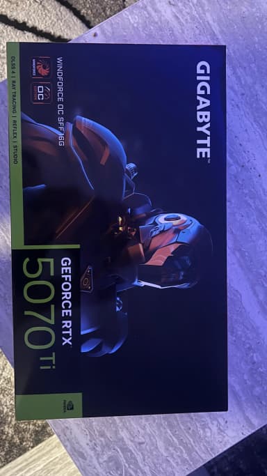 Nagelneue Gigabyte GeForce RTX 5070 Ti Grafikkarte im Originalkarton