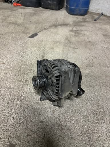 Alternador Mercedes Benz S203 OM646 completamente funcional