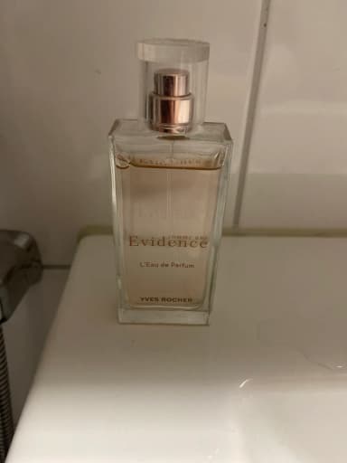 Yves Rocher Comme Une Evidence Eau de Parfum, lite brukt