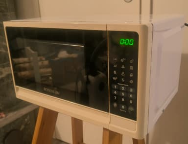 Rosenlew 1000W Mikrowelle in gutem Zustand