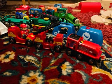 BRIO togsett med lokomotiver og vogner