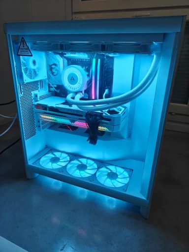Leistungsstarker Gaming-PC mit RTX 3080 und Ryzen 5 9600X