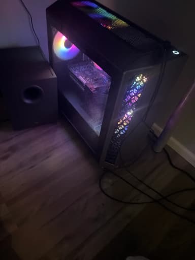 Gaming-PC mit RTX 5060 und Ryzen 7 Prozessor
