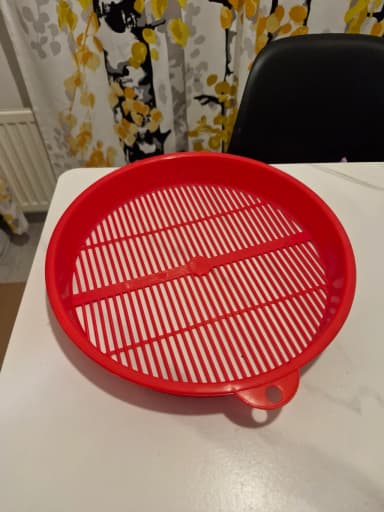 Unused berry cleaner with 30 cm diameter and hanging hole