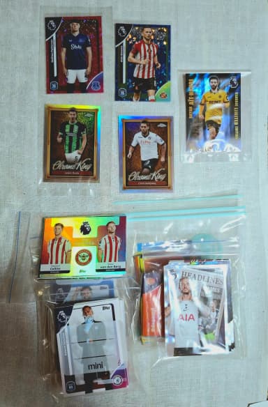 Tarjetas de fútbol nuevas y económicas de Topps y Panini