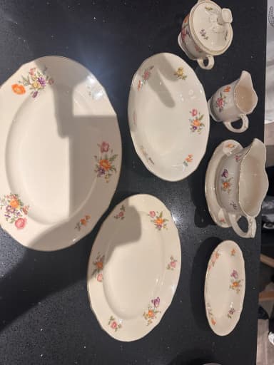 Arabia Servierset mit Blumenmuster und Deckelschüssel