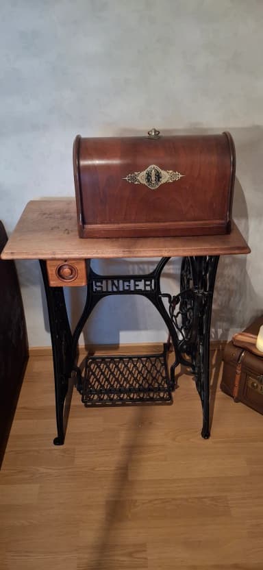 Máquina de coser Singer antigua en venta