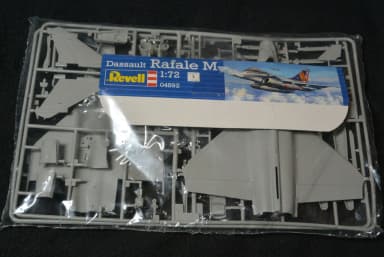 Revell Dassault Rafale M 1/72 -mallisarja ilman ohjeita ja decaleja