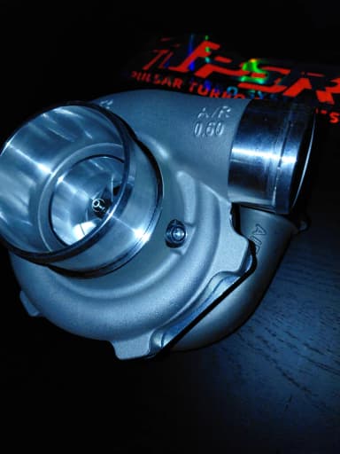 Unbenutzte PULSAR GTX2860R GEN2 Turbo V-Band mit Edelstahl-Doppel-V-Band