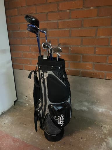Bolsa de golf con set de palos Ebalon Segno con hierros y putter