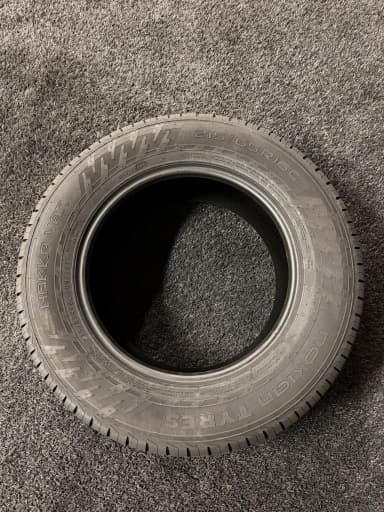 4 neumáticos nuevos Nokian Hakka Van 215/65R16 C