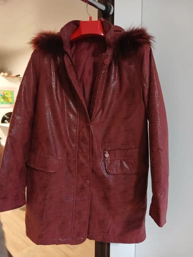 Winterjacke Größe 38/40 mit abnehmbarem Kapuzenfell
