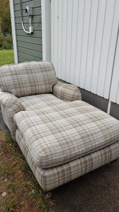 Chaise longue Furninova Birmingham con estilo clásico Howard