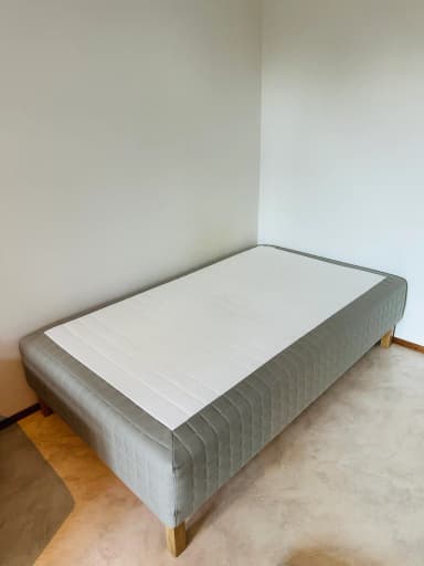 Cama IKEA SKÅRER 120x200 cm con colchón incluido
