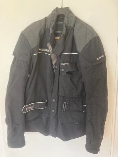 Chaqueta y pantalones de moto Yoko talla L/M en negro